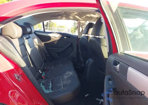 2014 Volkswagen Jetta Se z USA, uszkodzony, nr VIN 3VWD17AJ8EM287054